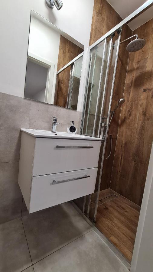 Ferienwohnung Studio I Pokoje I Pokoje Z Lazienkami Danzig Exterior foto